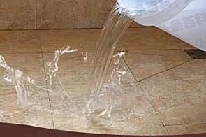 集美漏水维修 免砸砖防水材料该如何施工